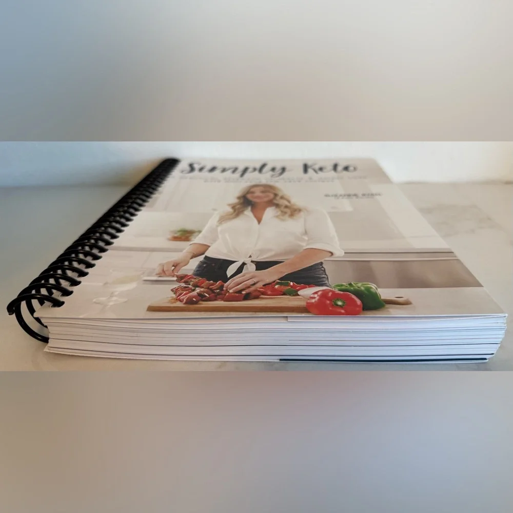 Simply Keto Cookbook by Suzanne Ryan | Keto Karma | 100+ Low-Carb Recipes